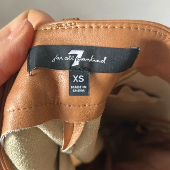 7 For All Mankind Faux Leather Shorts size XS brown camel pleather vegan - Picture 9 of 11